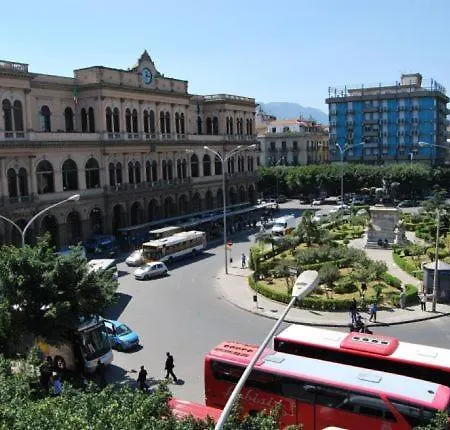 House Panormus Station Apartment