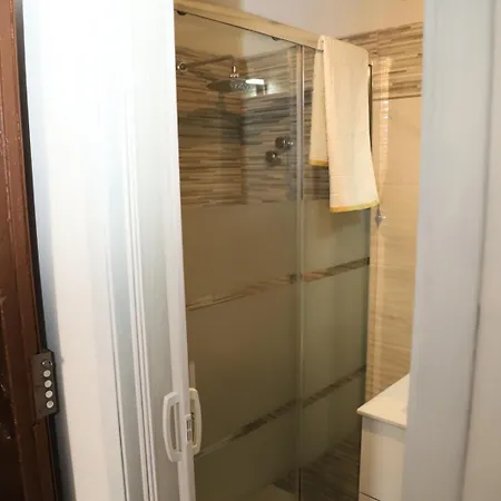 House Panormus Station Apartment *